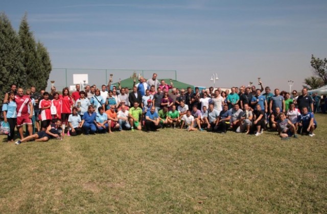 Близо 100 енергетици взеха участие в спортния празник на „ТЕЦ Марица изток 2“ ЕАД по повод 50-годишнината на централата