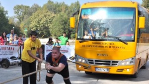 Силови атлети и зрелищен турнир в парк Марица