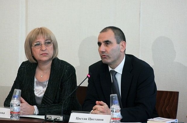 Цветан Цветанов и Цецка Цачева провеждат работна среща с местните структури на ГЕРБ