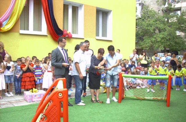 Всички детски градини в Добрич ще имат мини футболни игрища
