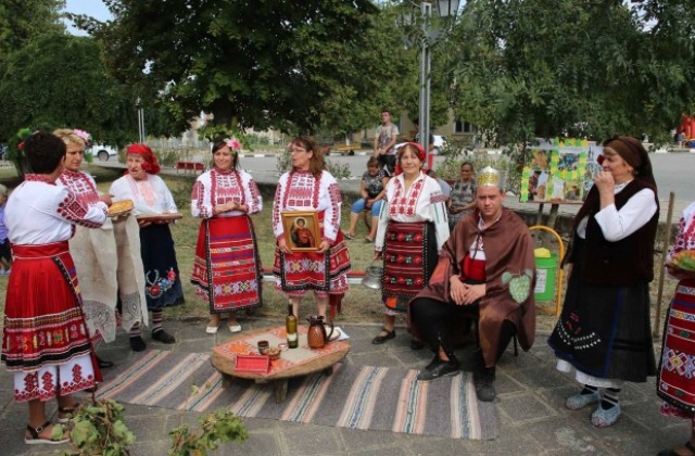 Празникът „Обичаите по нашенски“ предстои да се развива