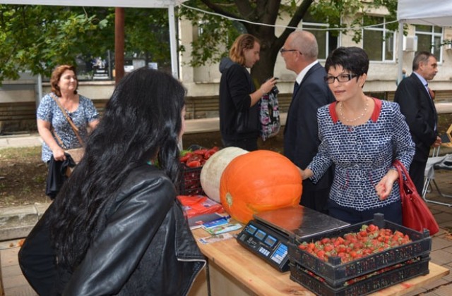 Откриха изложението “Подкрепете българското” в Монтана
