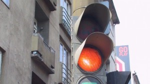 Историята на светофара и защо зелено означава премини