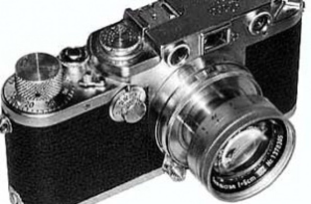 Стари фотоапарати показва в изложба ловешката библиотека