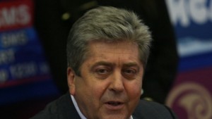 Първанов писа две на релси за енергийната дипломация