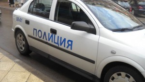 35годишен шофьор преобърна колата си в крайпътна нива