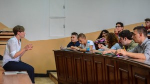 Национално ученическо състезание по дебати се провежда в Шумен