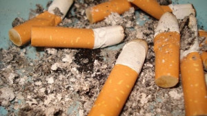 От ДСБ Варна против слагането на кошчета с пепелници до