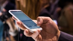 Таксите за роуминг отпадат от юни 2017а