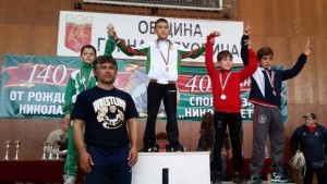 Злато сребро и бронз за малките борци на Димитровград