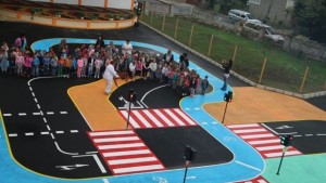 Уникална детска площадка учи на безопасност на движението в Търговище