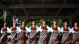 Изпълнители на традиционни добруджански песни се съревновават в Тервел