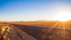 Китай построи найдългата магистрала в пустиня ВИДЕО