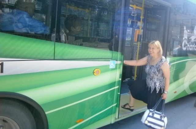 Екатерина Караколева: Автобусите на градския транспорт са оборудвани с платформи за инвалидни колички