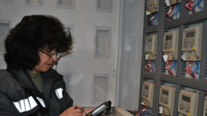 Мъж поолзвал ток без електромер