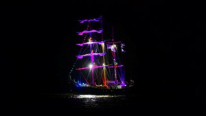 Калиакра зарадва посетителите на Тол Шипс с уникално светлинно шоу