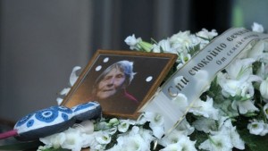 Kолеги и приятели изпратиха Юлия Огнянова с бели хризантеми