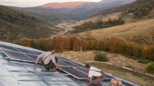 Хижа Тъжа осъмна със слънчеви панели