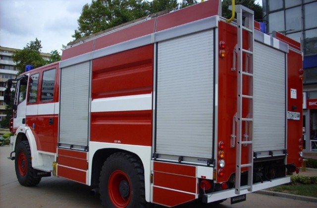 Пожарникари и доброволци гасиха пожари в Силистренско