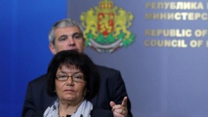 Вдигат учителските заплати средно с 10 от догодина