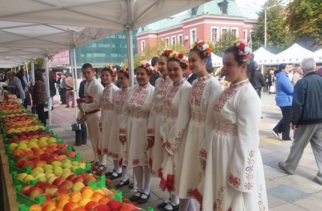 30 производители в базар от кампанията на МЗХ „Подкрепяме Българското