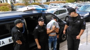 Обвинен в убийство за свидетел Той е кърлеж смуче от