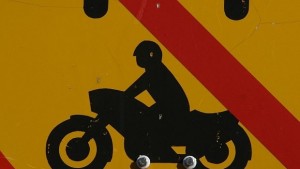 Ще има ли полза от знаците предупреждаващи за мотористи на