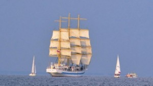 Парадът на ветрилата се състоя въпреки силния вятър СНИМКИ