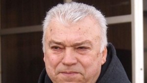 Футболната легенда Христо Бонев дари лакомства за малките пациенти в