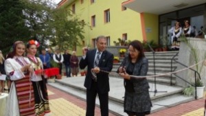 Обновиха сградата на Дома за стари хора в село Баня