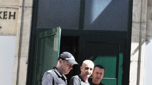 Ефективни присъди за изтеглени 118 500 лв от чужда банкова