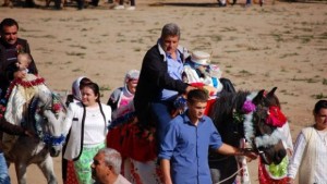 Тридневни тържества за сюнета на 50 деца в село Лъжница