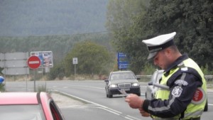 Хванаха пияни и шофьори без книжки в Сливенско