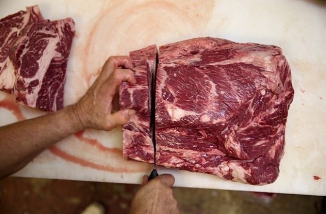 13 тона развалено месо откриха в кланица край Варна
