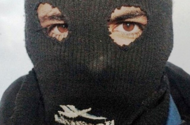 Маскирани мъже принудили обитателите на къща в село Дамяново да им дадат парите и бижутата си