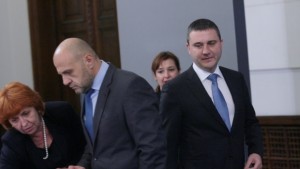 Наследниците няма да подават данъчни декларации за покойните си близки