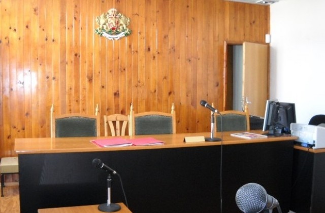 Административен съд Сливен даде ход на делото за забрана за движение на каруците