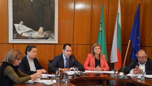 Няма искания за разселване на бежанци