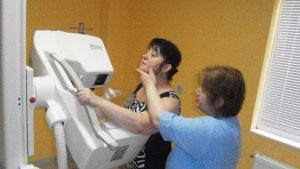 Преглеждат безплатно за рак на гърдата