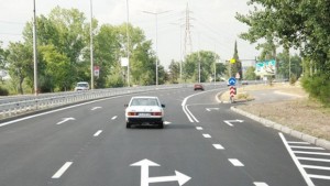 Опресняват маркировката по пътя Добрич Варна