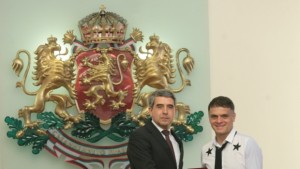 Президентът награди с държавни отличия дейци на образованието науката културата