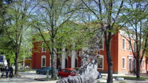 Звезди на българския театър гостуват в Пчеларово и Генерал Тошево