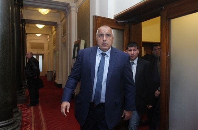 Борисов отиде в парламента, поиска да се свика заседание