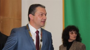 Кметът др Иванов връчи плакетите на почетните граждани