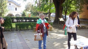 Протестиращи в Добрич призоваха премиера да гласува срещу споразумението СЕТА