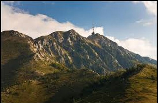 Ентусиасти планинари направиха нова стълбова маркировка под връх Ореляк в Пирин
