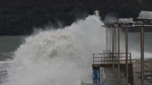 Пристанище Варна е затворено заради силен вятър