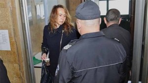 3300 лв обезщетение за учителката шамаросана от майка заради хилка