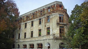 Има надежда да бъде спасен хотел Москва и други културни