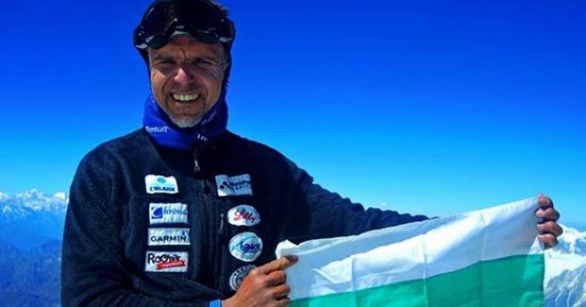 Алпинистът Боян Петров изкачи своя девети осемхилядник Гашербрум 2 8035